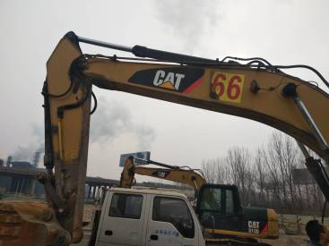 山东德州市53万元出售卡特彼勒中挖320挖掘机
