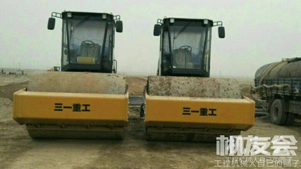 新疆和田地区出租三一重工液压式22吨SSR220-3单钢轮压路机