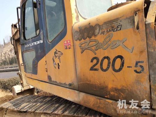 江苏苏州市10万元出售现代中挖R225挖掘机