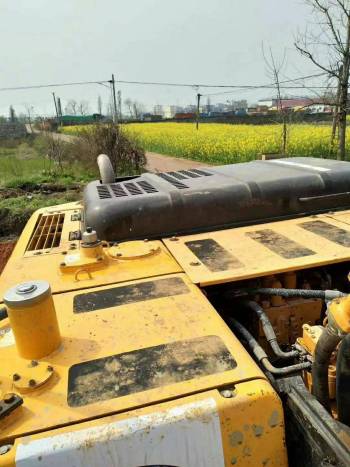 江西宜春市47萬元出售三一重工中挖SY215挖掘機