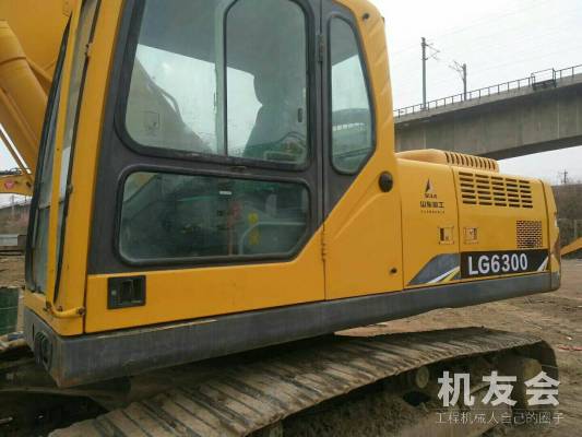 山西晋中市45.5万元出售山东临工中挖LG6250挖掘机