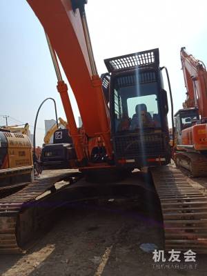 江蘇蘇州市40萬元出售日立中挖ZX240挖掘機