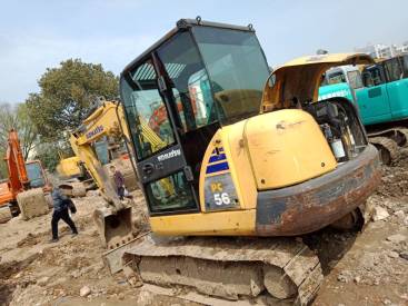 江苏苏州市10万元出售小松小挖PC56挖掘机