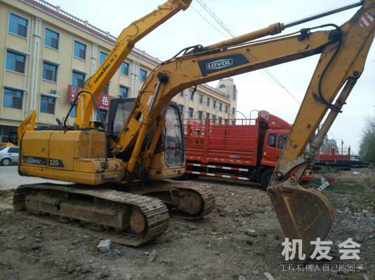 山東濰坊市26萬元出售雷沃重工中挖FR170挖掘機
