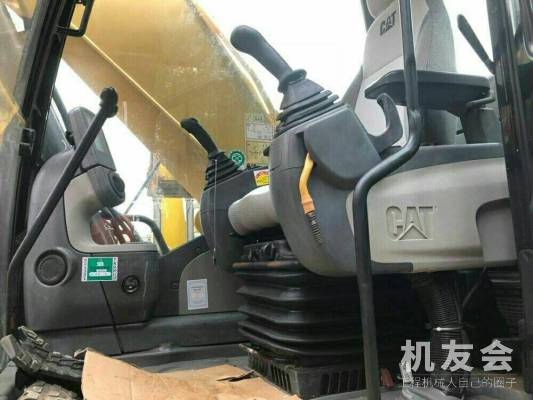 江苏苏州市68万元出售卡特彼勒大挖329挖掘机