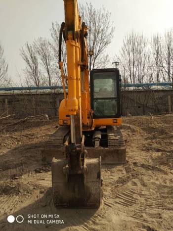 北京12.8万元出售龙工小挖LG6085挖掘机