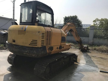 江蘇南京市7.3萬元出售雷沃重工小挖FR60挖掘機