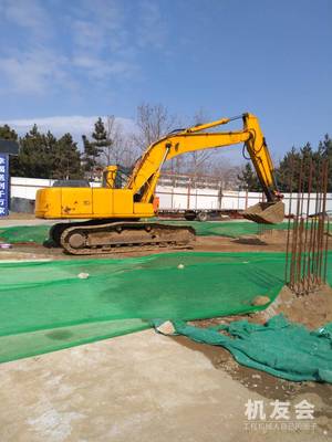 山东威海市14.8万元出售柳工中挖225C挖掘机
