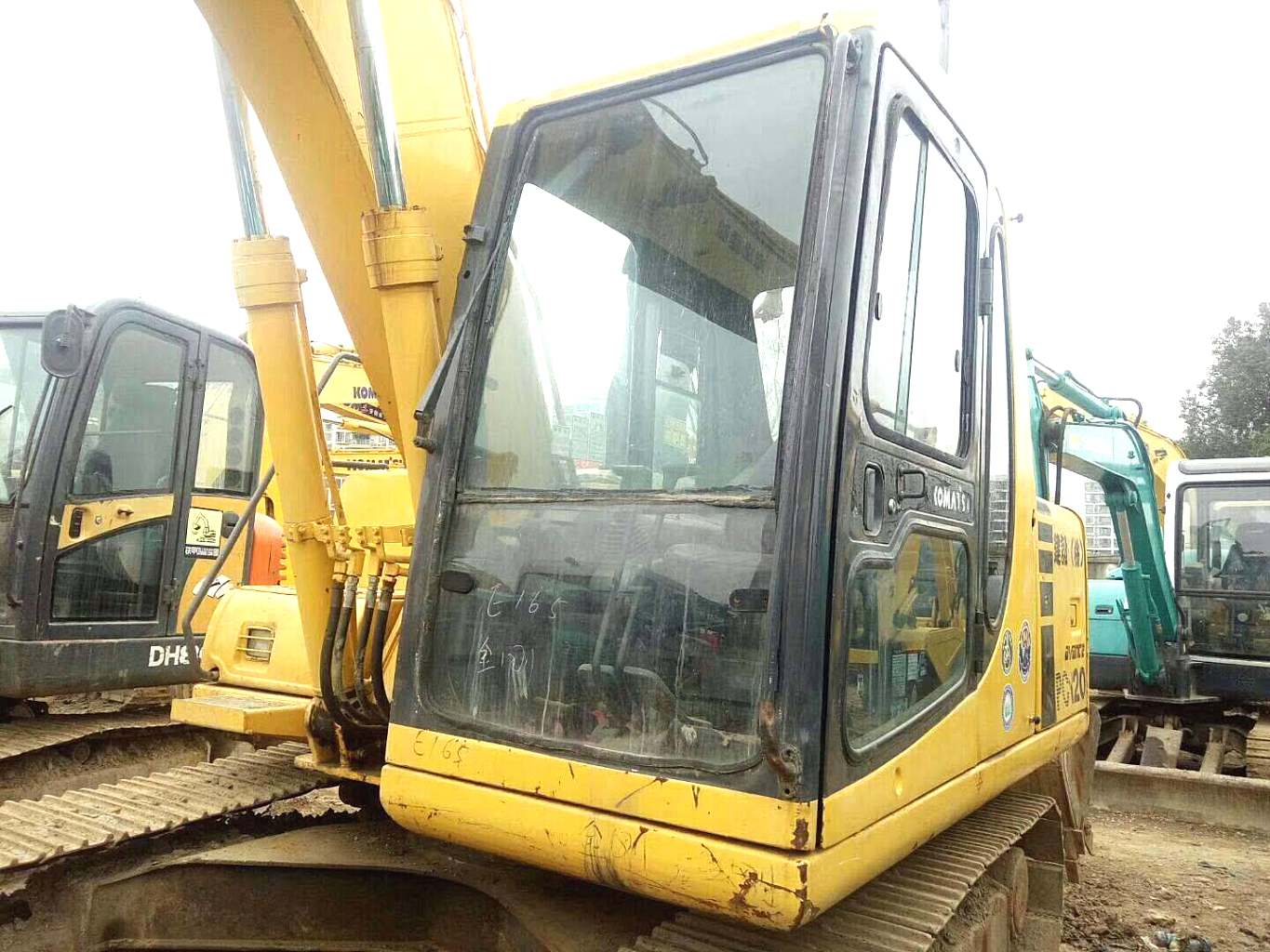 江苏苏州市15万元出售小松小挖PC120挖掘机