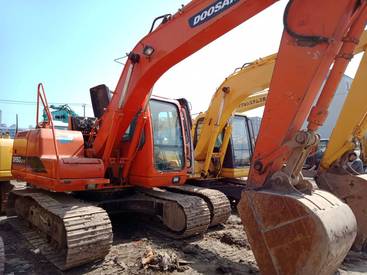 江苏苏州市18万元出售斗山小挖DH150挖掘机