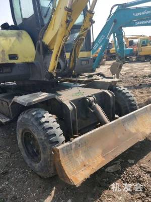 江苏苏州市15万元出售现代小挖R60挖掘机