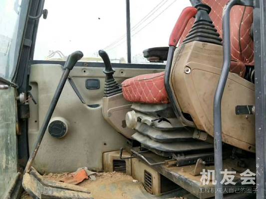 江苏苏州市10万元出售斗山小挖DH60挖掘机