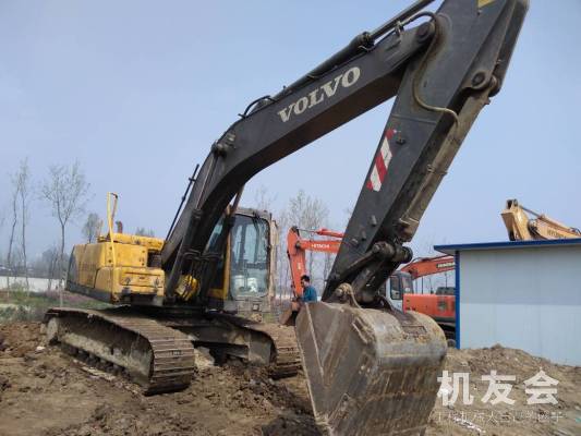 陝西漢中市23萬元出售沃爾沃中挖EC210挖掘機