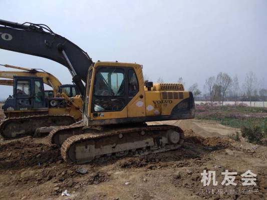 陕西汉中市23万元出售沃尔沃中挖EC210挖掘机