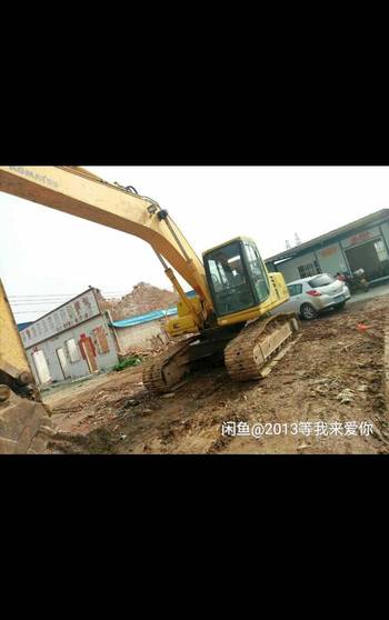 广东肇庆市出租小松中挖PC200挖掘机