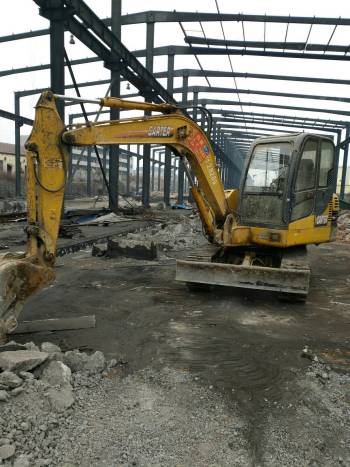 山东枣庄市7.8万元出售卡特重工小挖Ct60-7b挖掘机