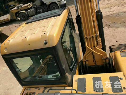 广西桂林市24万元出售三一重工中挖SY135挖掘机