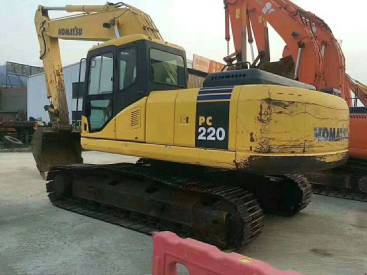 江苏苏州市35万元出售小松中挖PC220挖掘机