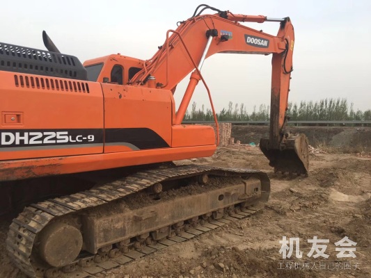 江苏苏州市42万元出售斗山中挖DH225挖掘机