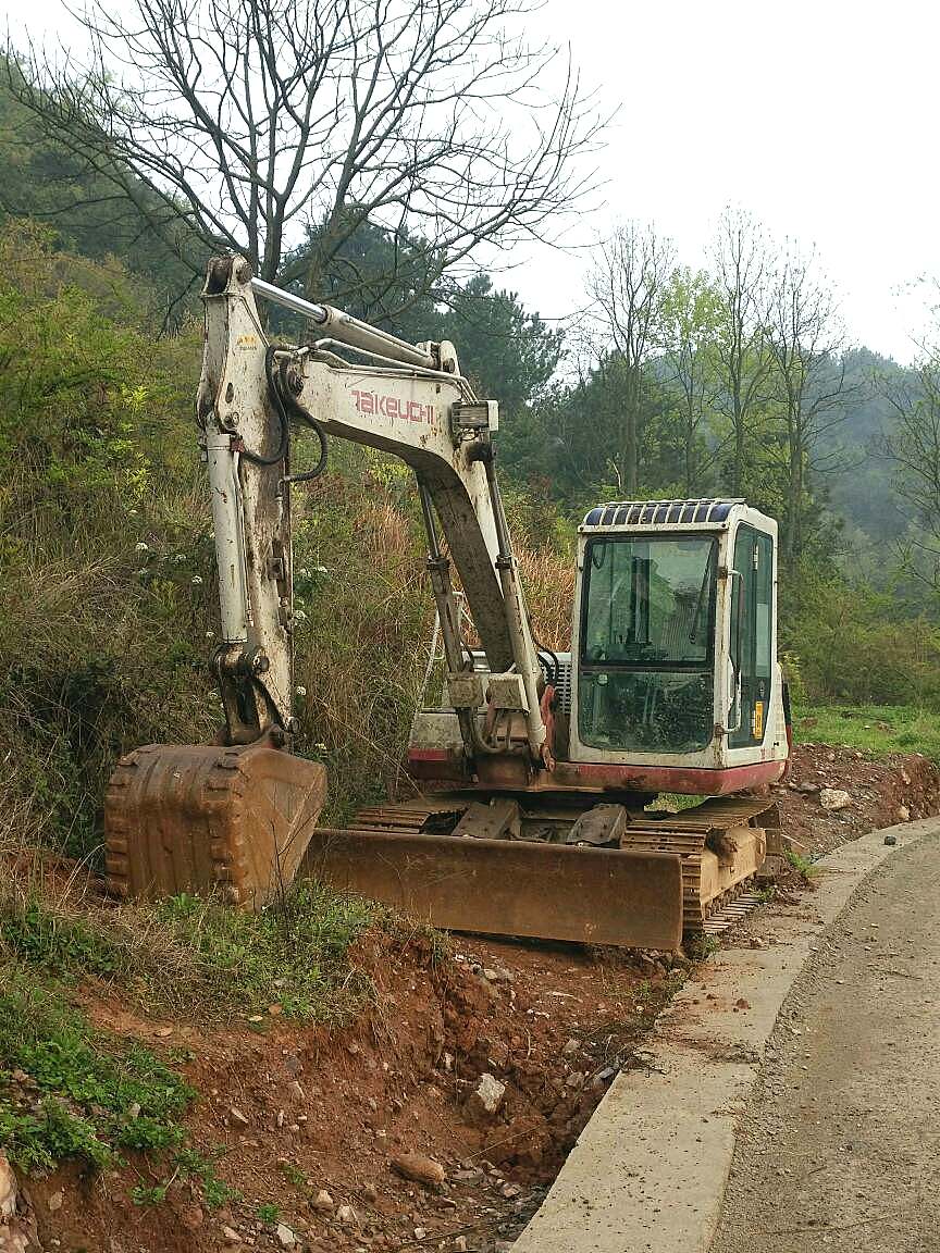 贵州贵阳市12.5万元出售竹内小挖TB175挖掘机