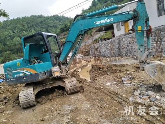 贵州安顺市20万元出售山河智能小挖SWE60挖掘机