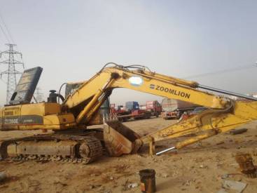 陕西榆林市出租中联重科中挖ZE230E挖掘机