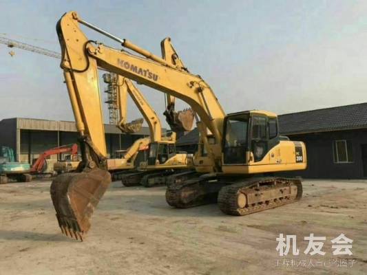 浙江杭州市32万元出售小松中挖PC200挖掘机