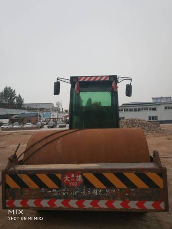 内蒙古鄂尔多斯市13.5万元出售国机洛阳液压式20吨LT220B单钢轮压路机