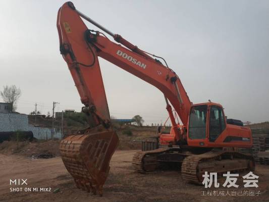 內蒙古鄂爾多斯市65萬元出售鬥山大挖DH370挖掘機