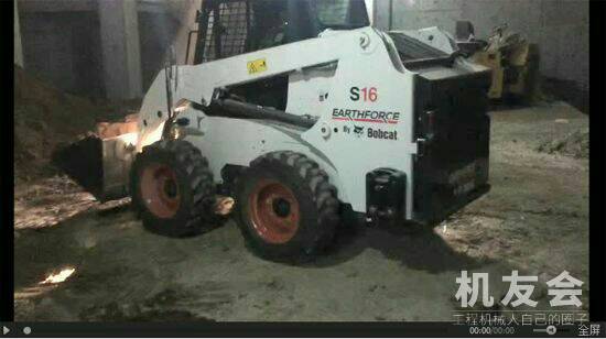 湖北武汉市出租山猫轮胎式0.8-1吨S16滑移装载机