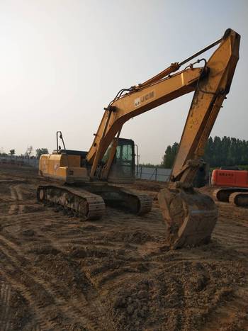 山东德州市29万元出售山重建机中挖JCM921C挖掘机