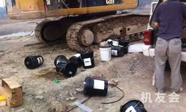 挖掘机液压油总是高温报警，怎么办？