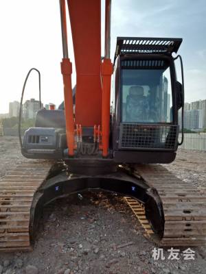 江蘇蘇州市36萬元出售日立中挖ZX200挖掘機