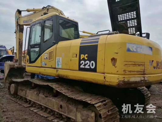 江苏苏州市28万元出售小松中挖PC220挖掘机