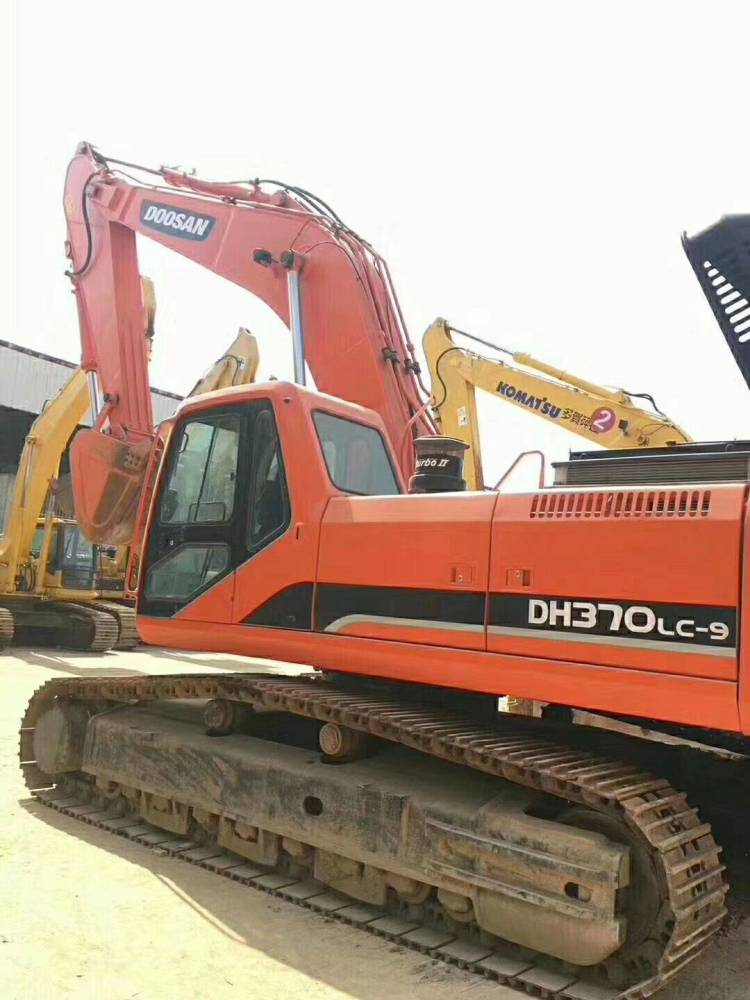 江苏苏州市62万元出售斗山大挖DH370挖掘机