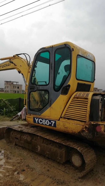廣西玉林市5.6萬元出售玉柴小挖YC60挖掘機