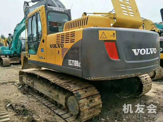 江苏苏州市30万元出售沃尔沃中挖EC210挖掘机