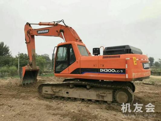 江苏苏州市35万元出售斗山大挖DH300挖掘机