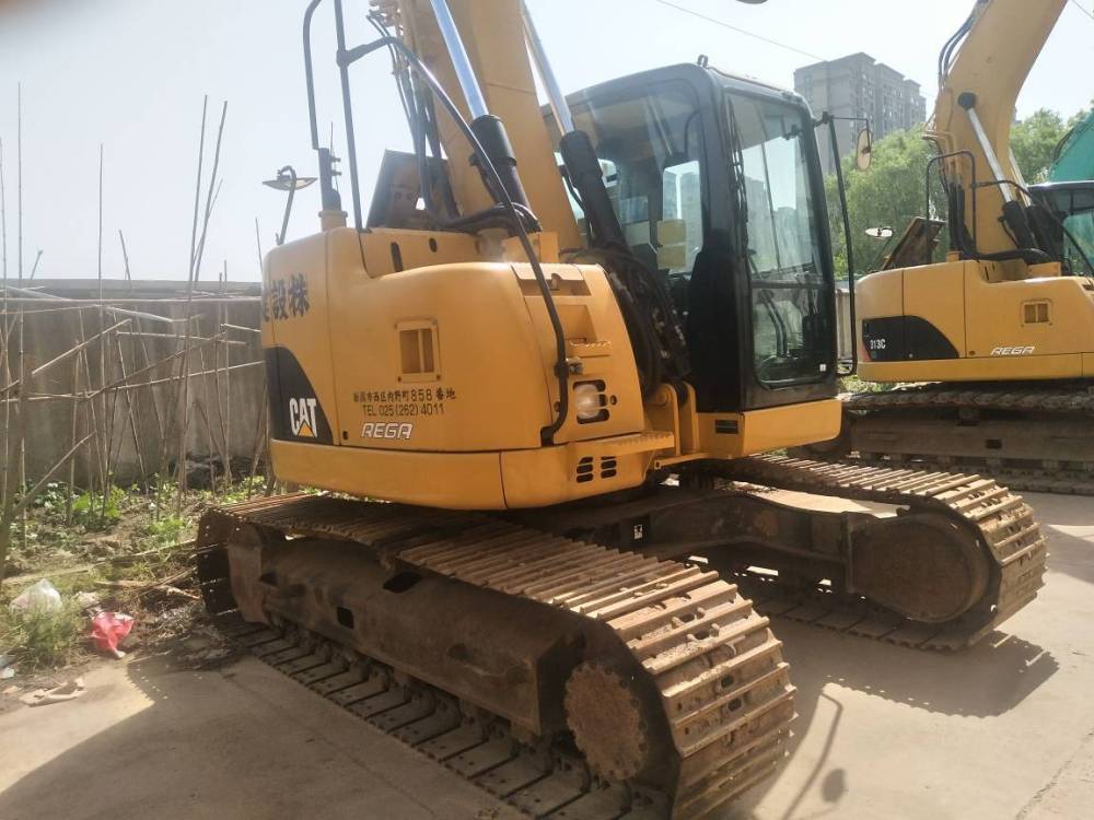 江苏苏州市31万元出售卡特彼勒小挖313挖掘机
