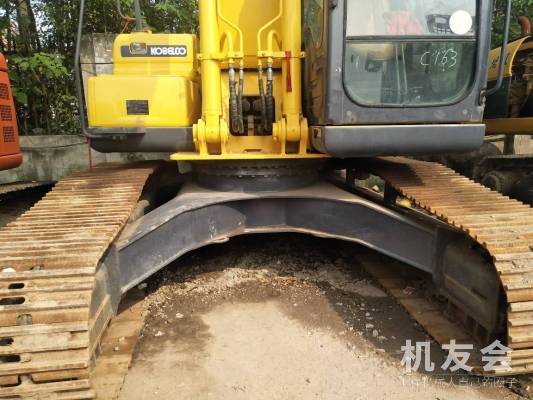 江苏苏州市55万元出售神钢中挖SK210挖掘机