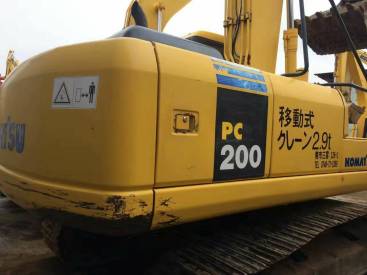 江苏苏州市35.5万元出售小松中挖PC200挖掘机