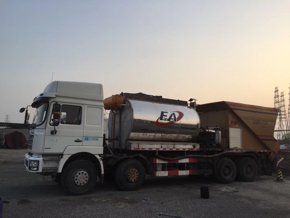 北京20万元出售欧亚机械EA 860沥青洒布车