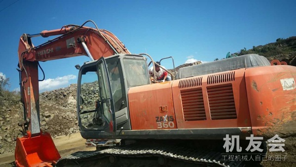 云南保山市67万元出售日立大挖ZX360挖掘机