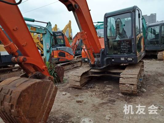 江苏苏州市13万元出售斗山小挖DH80挖掘机