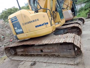 江苏苏州市22万元出售小松小挖小松138挖掘机