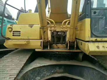 江蘇蘇州市28萬元出售小鬆中挖PC200挖掘機
