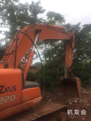 广东清远市24万元出售日立中挖ZX200挖掘机
