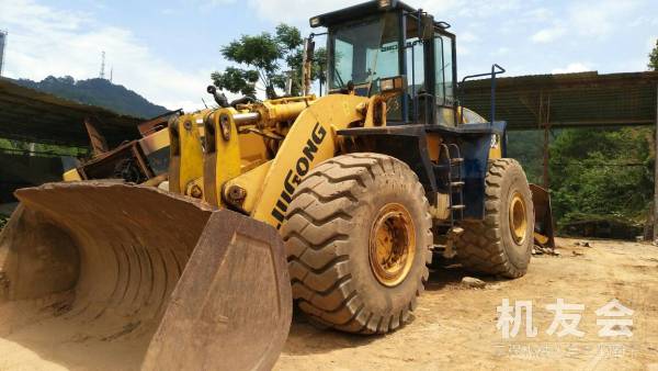 廣西梧州市23萬元出售柳工6噸及6噸以上CLG888裝載機