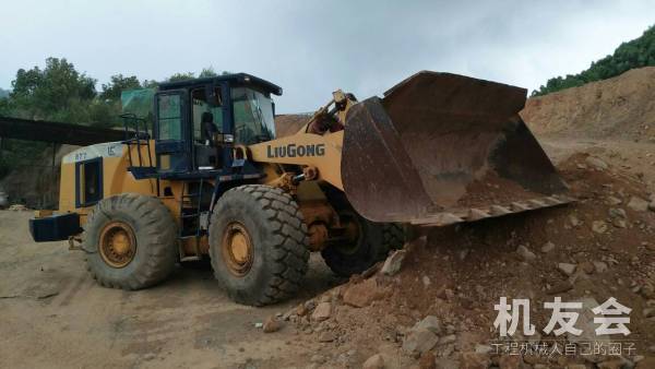广西梧州市23万元出售柳工6吨及6吨以上877装载机