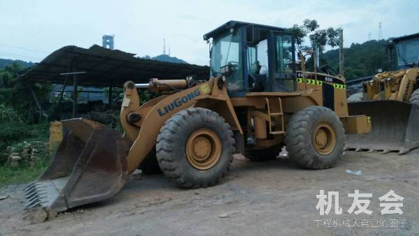 廣西梧州市7.9萬元出售柳工6噸及6噸以上856裝載機